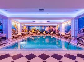 索菲亚努大酒店，位于拉姆尼库沃尔恰的带按摩浴缸的酒店