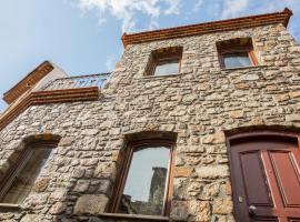 Two Stone Homes Metis，位于马尔马里斯Marmaris Museum附近的酒店