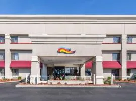 底特律/罗斯维尔贝萌套房酒店