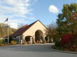 Potawatomi Inn & Cabins，位于安哥拉的酒店