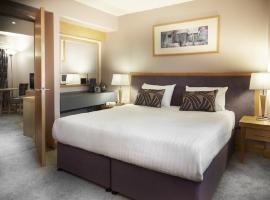 Best Western Premier Knowsley Suites Hotel & Spa，位于诺斯利的酒店