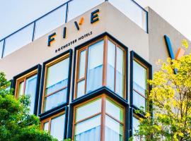 Five Hotel & Residences，位于亚松森的酒店