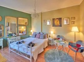 Old City Romantic Studio with FREE private parking