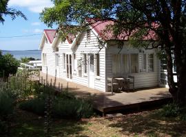 Captain Lock's Cottage，位于Rhyll的度假屋