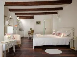Cozy Studio Una