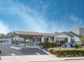 蒙特雷华美达汽车旅馆，位于Monterey Peninsula Airport - MRY附近的酒店