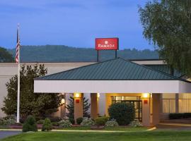 Ramada by Wyndham Cortland Hotel & Conference Center，位于科特兰的酒店