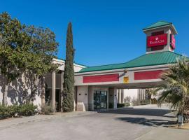 华美敖德萨克萨斯大学附近酒店，位于奥德萨的酒店