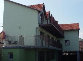 Pensiunea Casa Szabi，位于Luna de Sus的旅馆