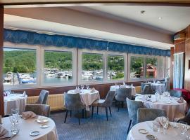 Hôtel Le Bellevue，位于Les Roches-de-Condrieu的酒店