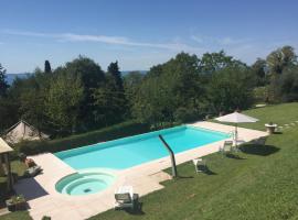 Garda Lake with private pool，位于加尔达的酒店