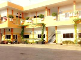 Hotel Kencana Rembang，位于Rembang的酒店