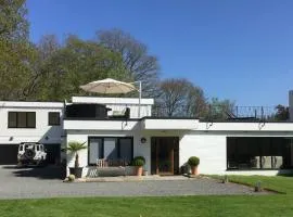 白色小屋住宿加早餐旅馆