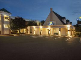 Days Inn by Wyndham WestEnd Alexandria,VA Washington DC Area，位于亚历山德里亚的酒店