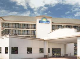 Days Inn by Wyndham Columbus-North Fort Moore，位于哥伦布大都市机场 - CSG附近的酒店