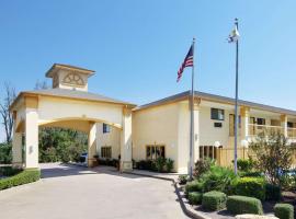 Hotel Blue Fairfield TX，位于费尔菲尔德的酒店