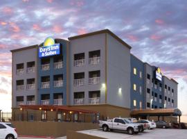 Days Inn & Suites by Wyndham Galveston West/Seawall，位于加尔维斯敦西区的酒店