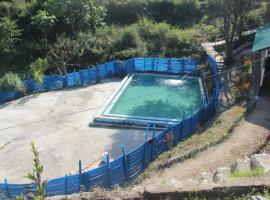 Natural Camps with InHouse Swimming Pool，位于瑞诗凯诗的豪华帐篷