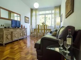 FLAT 1008