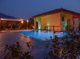 Villa Luxury House & Spa，位于加尔达湖滨的别墅