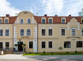 Hotel Stacja Nad Kwisą，位于希隆斯克地区格雷富夫的酒店
