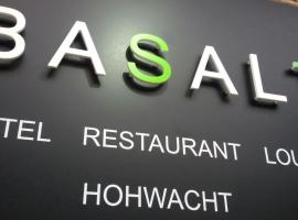 Basalt Hotel Restaurant Lounge，位于霍瓦赫特的酒店