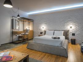 The Secret Boutique Hotel，位于雷夫卡达镇伊瑟尼科斯安蒂斯他塞奥广场附近的酒店