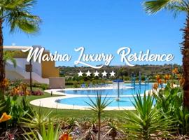 Marina Luxury Residence - Albufeira，位于阿尔布费拉Nossa Senhora da Orada Hermitage附近的酒店