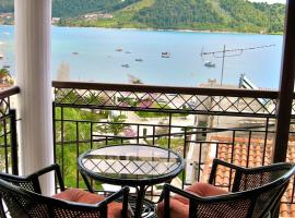 Eros-Iros Portside Stays Skiathos，位于斯基亚索斯镇的酒店