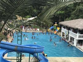 Rancho Playa del Sol，位于佩德纳莱斯的酒店