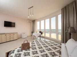 Priboy Beach Hotel，位于扎托卡的酒店