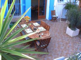 德索列斯住宿加早餐旅馆，位于索利耶蓬的旅馆