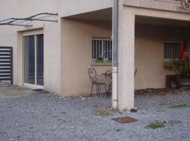 Studio/Gîte Les Papillons，位于Lablachère的酒店