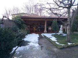 Casa Rural La Cucurrumacha，位于Navalosa的酒店