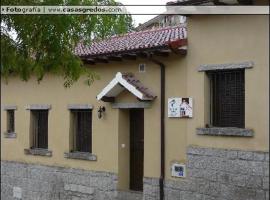 Casa Rural las Escuelas I，位于El Hoyo de Pinares的酒店