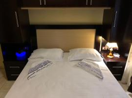 Hotel Bardhi，位于Kuçovë的酒店