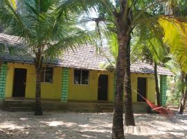 Hotel Shraddha-Saburi，位于Achra的酒店