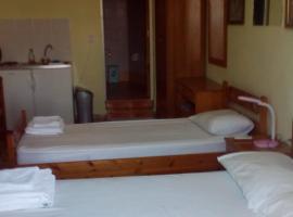 Delfini Studios，位于迪亚法尼的酒店