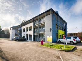 B&B HOTEL Rouen Parc des Expos Zénith，位于大峡谷的酒店