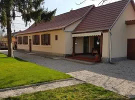 Ilona vendégház Dinnyés