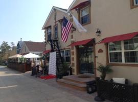 The Palms Hotel，位于海洋海滩的酒店