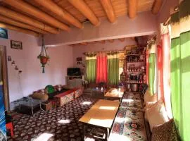 Lhachik Guest House