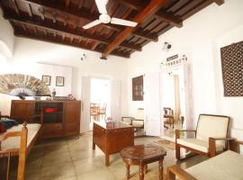Teak Grove Country House，位于戈德亚姆的酒店