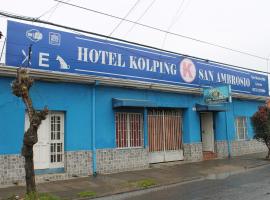 Hotel Kolping San Ambrosio，位于利纳雷斯利纳雷斯城市空间购物中心附近的酒店