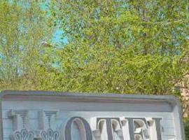 3瓜尔齐酒店，位于卡梅拉诺的酒店