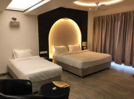 Hotel Sharanam，位于Shegaon的酒店