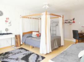 Studio Manon，位于Portieux的酒店