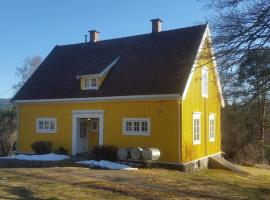 Det Gule Huset Hurdal，位于Hurdal的度假屋