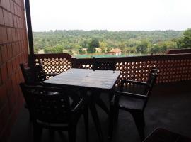 Eco Valley Retreat，位于瑟格莱什布尔的酒店