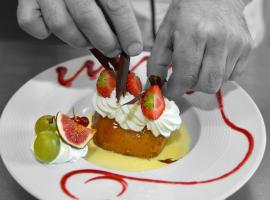 Logis Hôtel Restaurant Berry Relais，位于Neuvy-Pailloux的酒店